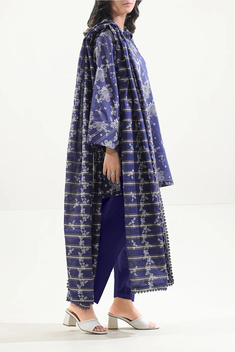Saya Unstitched Printed khadder 3 Piece - Apparel Accessory Designed For Fashion Styling And Daily Wardrobe Routine
