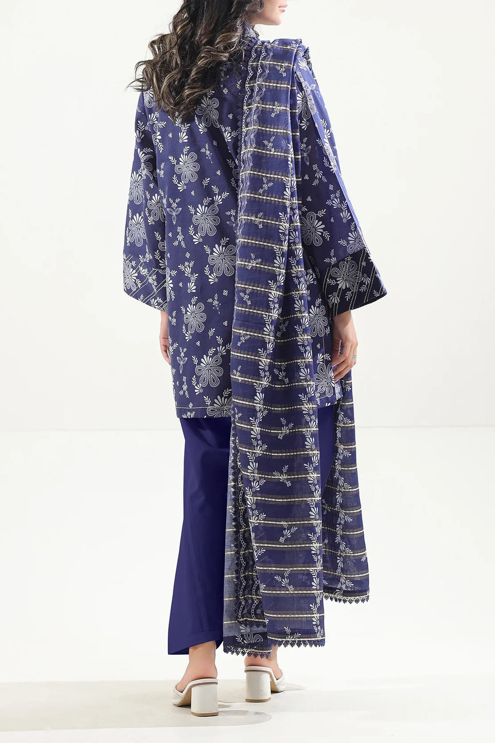 Saya Unstitched Printed khadder 3 Piece - Apparel Accessory Designed For Fashion Styling And Daily Wardrobe Routine