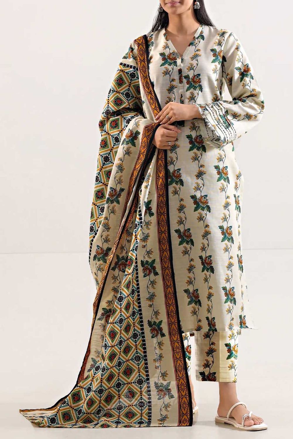 Saya Premium 3-Piece Printed khadder Suit – Unstitched winter Collection